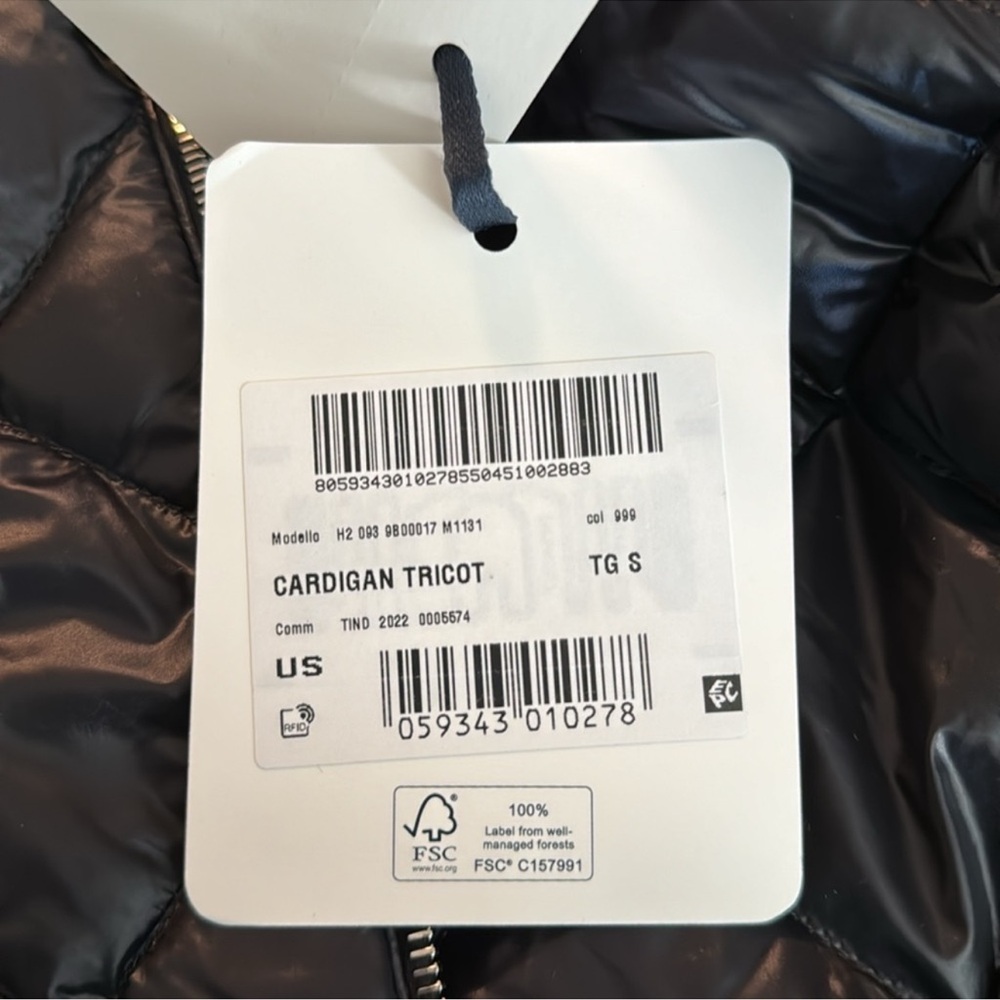 Moncler women’s black jacket - Picture 11 of 11